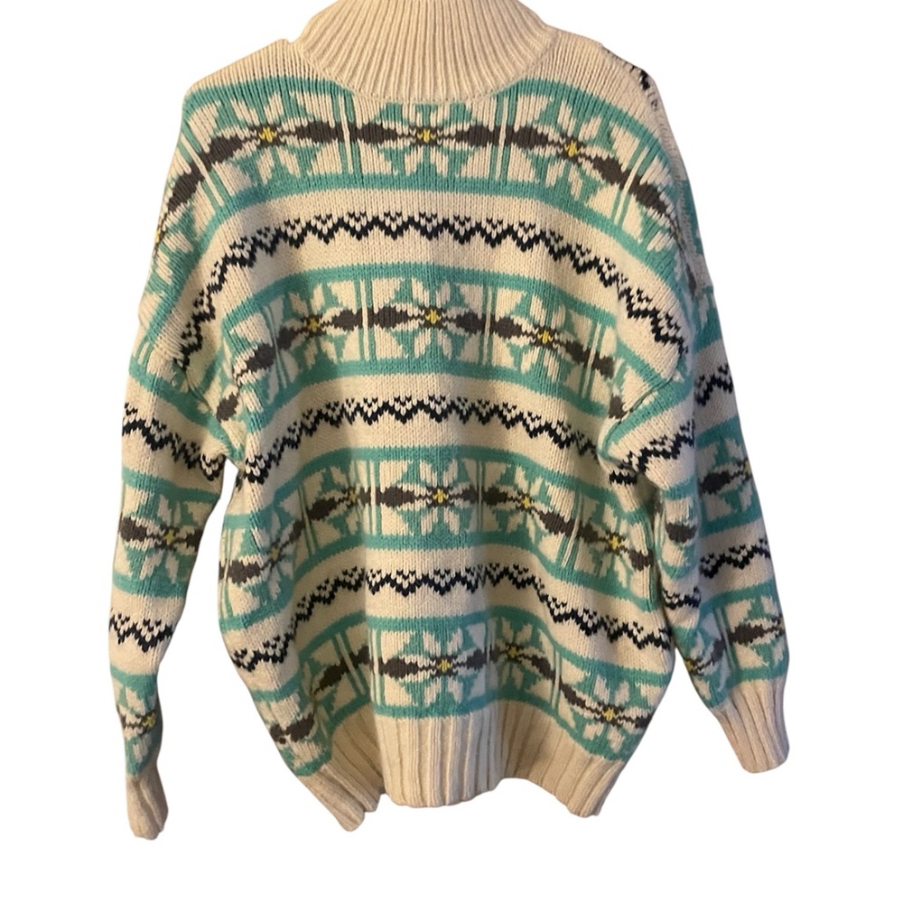 American Eagle Outfitters Cream and Blue Patterned Turtleneck Sweater